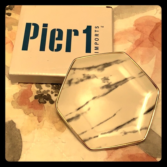 Pretty marble tray - Picture 1 of 4